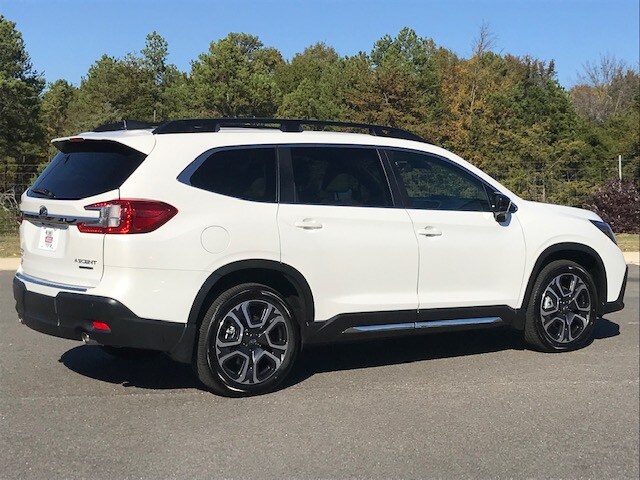 2025 Subaru Ascent Limited photo 3