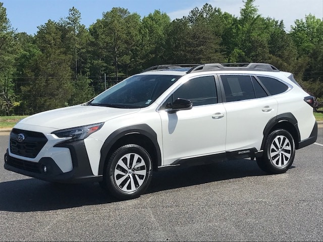2024 Subaru Outback Premium's photo