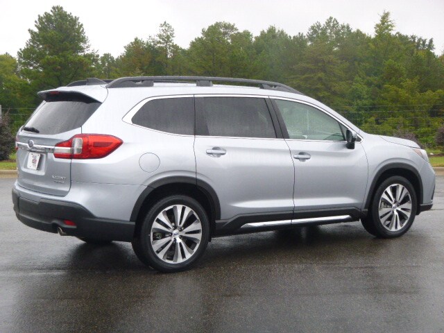 2022 Subaru Ascent Limited photo 4