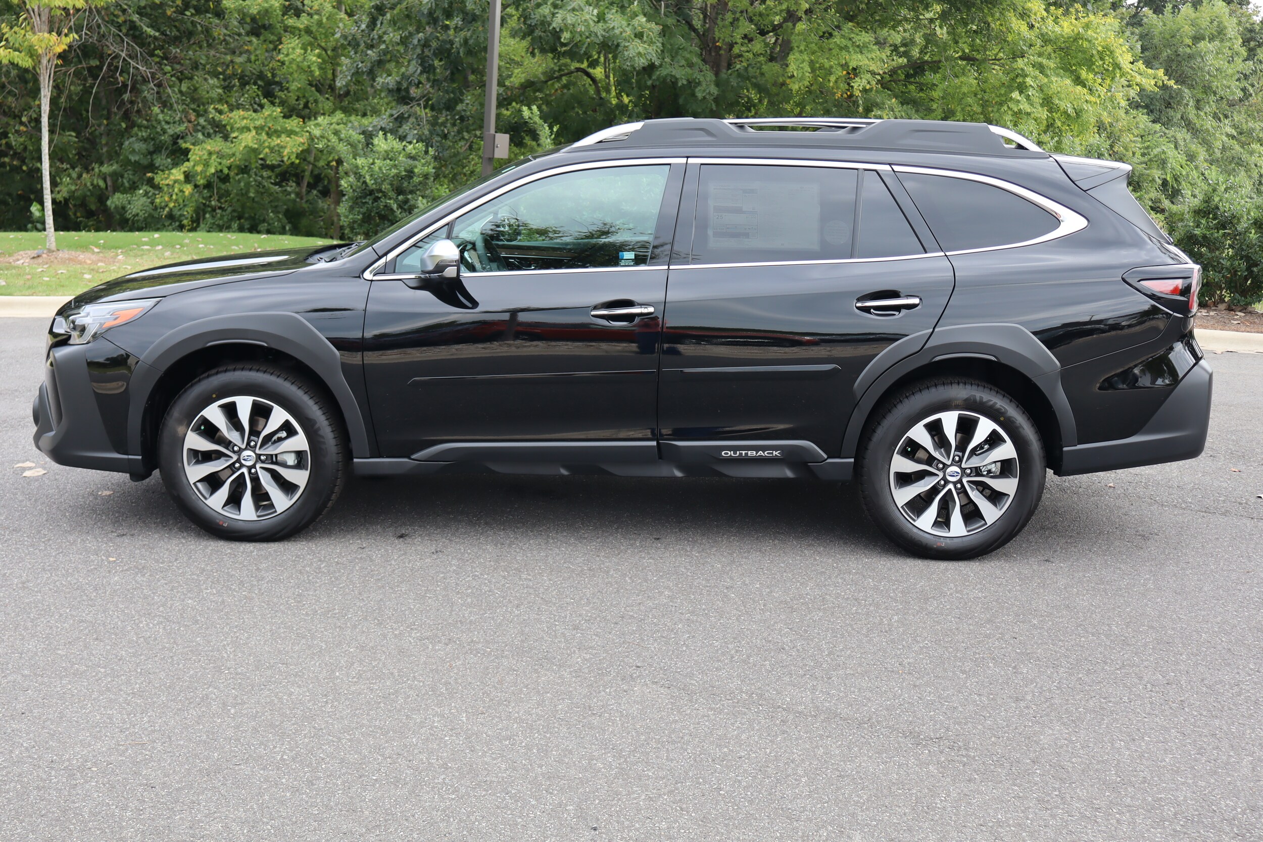 2025 Subaru Outback Touring XT photo 4