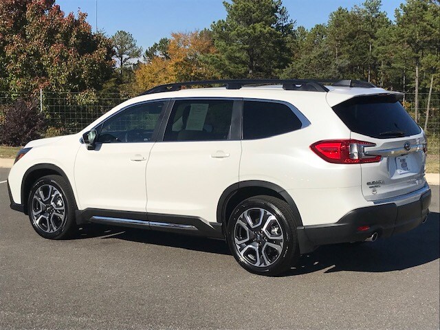 2025 Subaru Ascent Limited photo 4