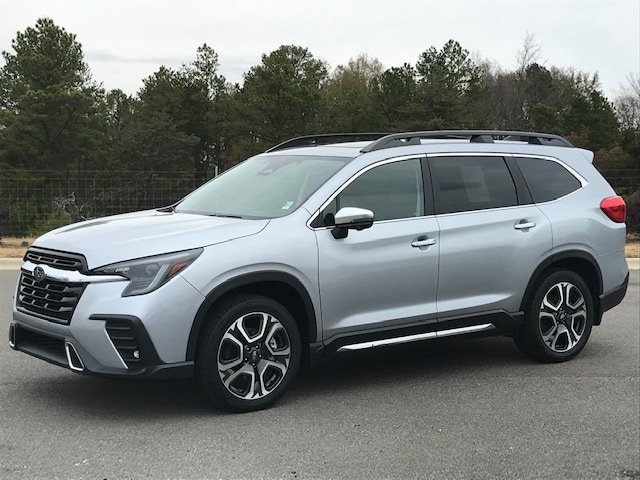 2023 Subaru Ascent Touring's photo