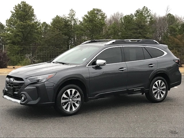 2023 Subaru Outback Touring's photo