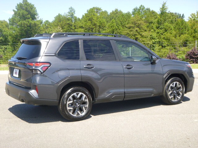 2025 Subaru Forester Premium Base photo 4