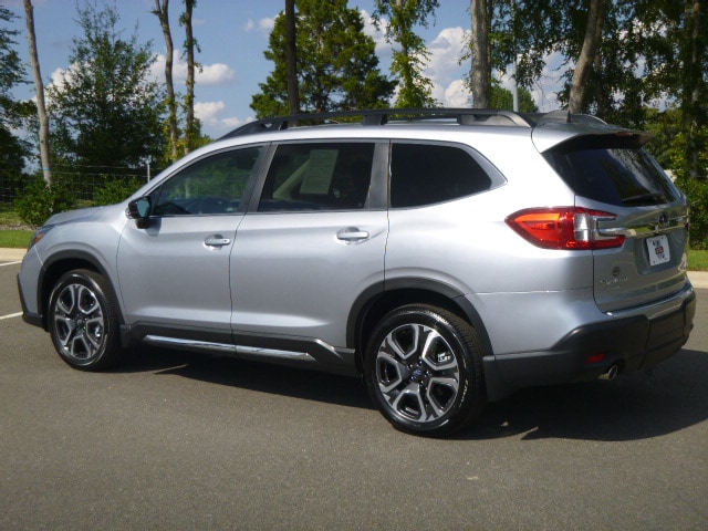 2025 Subaru Ascent Limited photo 4