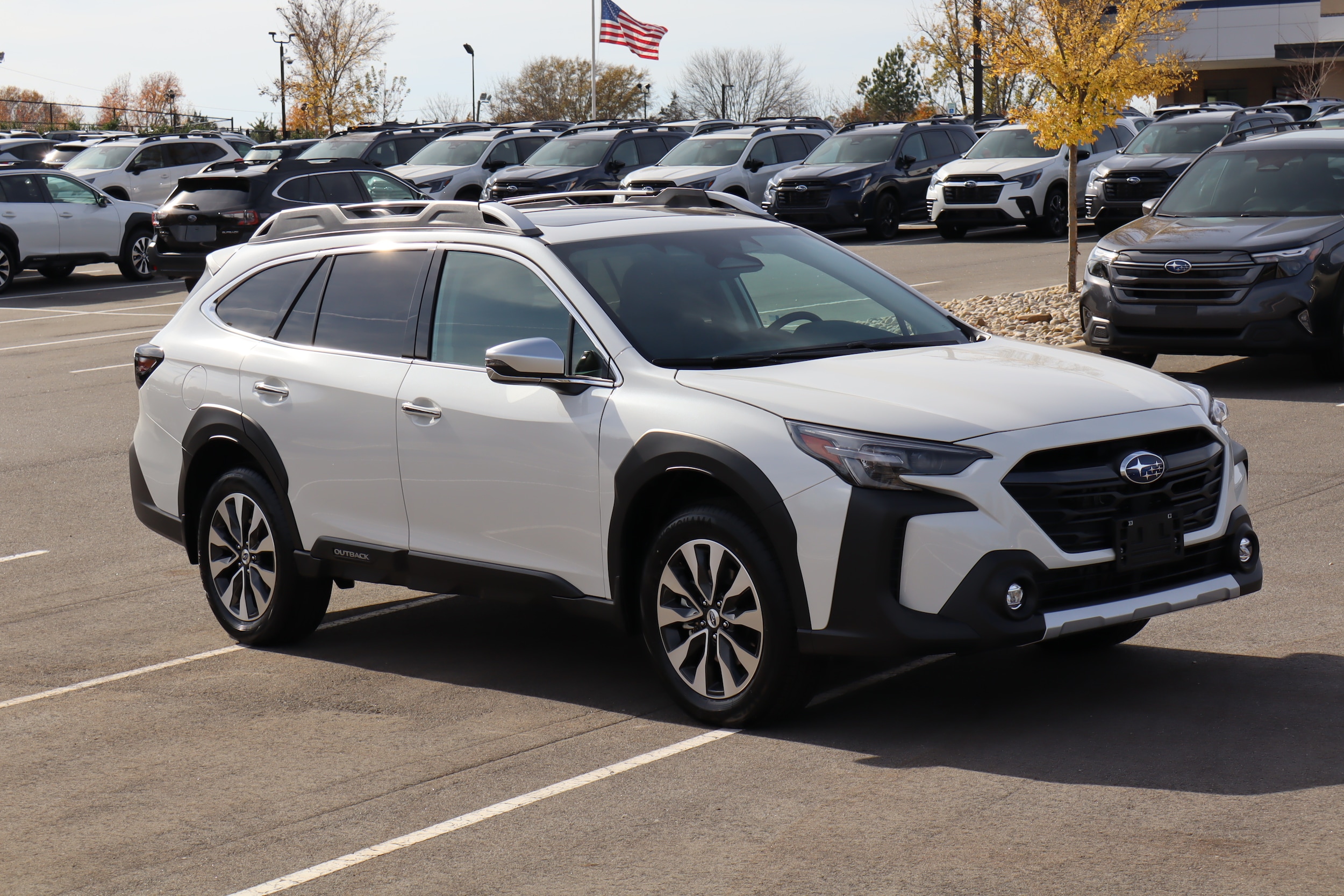 2025 Subaru Outback Touring's photo