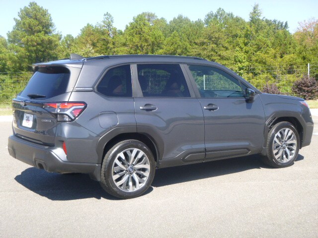 2025 Subaru Forester Touring photo 4