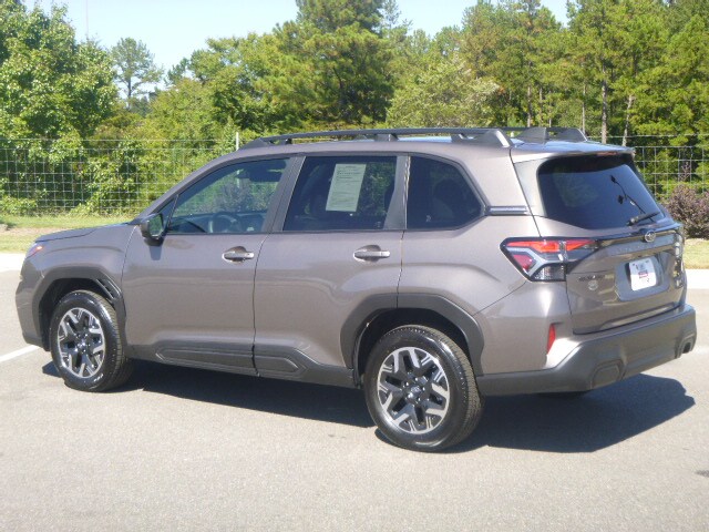 2025 Subaru Forester Premium Base photo 4