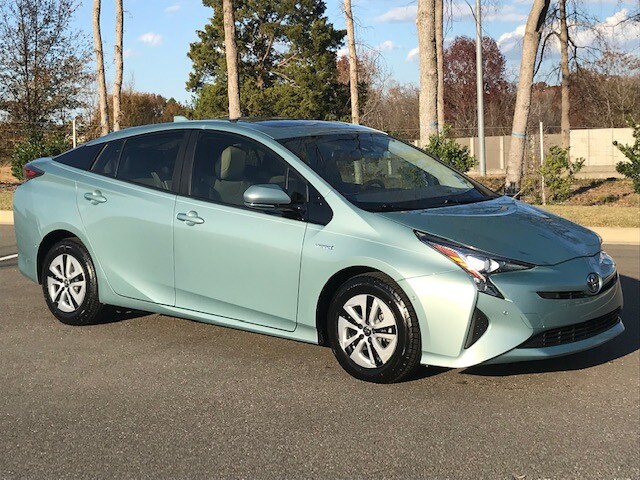 2018 Toyota Prius Four photo 2