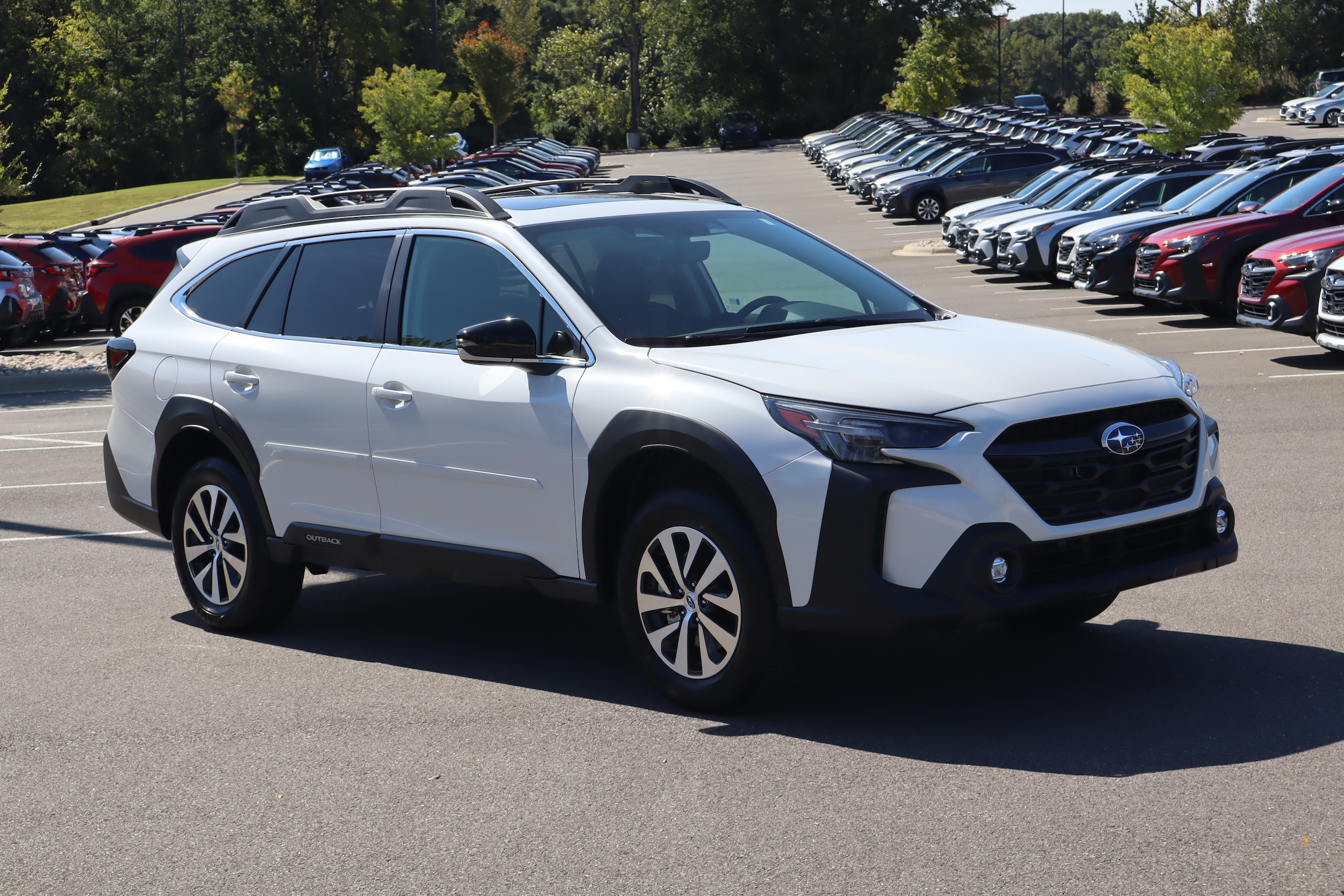 2025 Subaru Outback Premium's photo