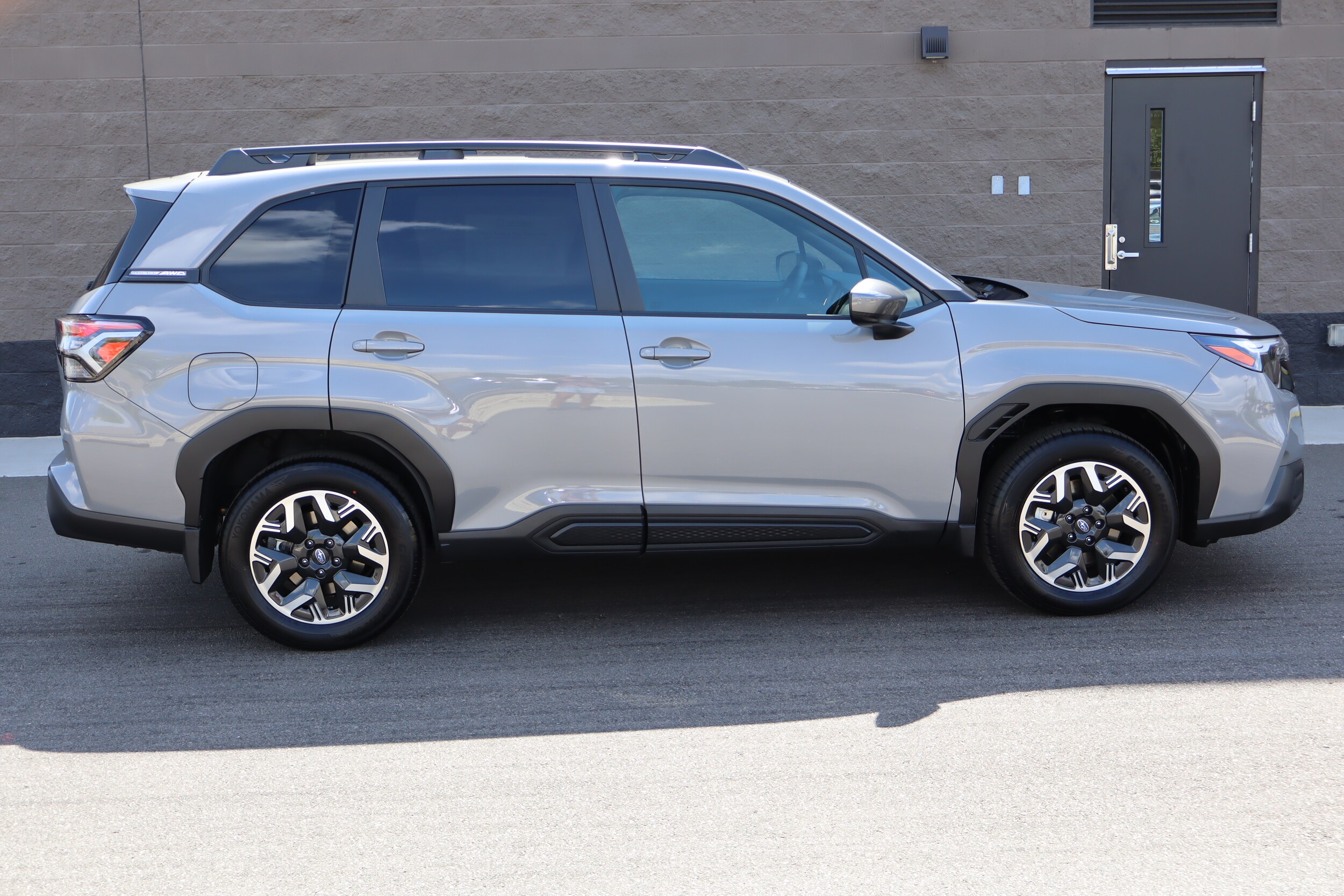 2025 Subaru Forester Premium photo 4