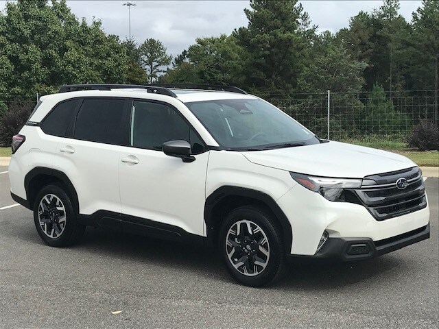 2025 Subaru Forester Premium photo 2