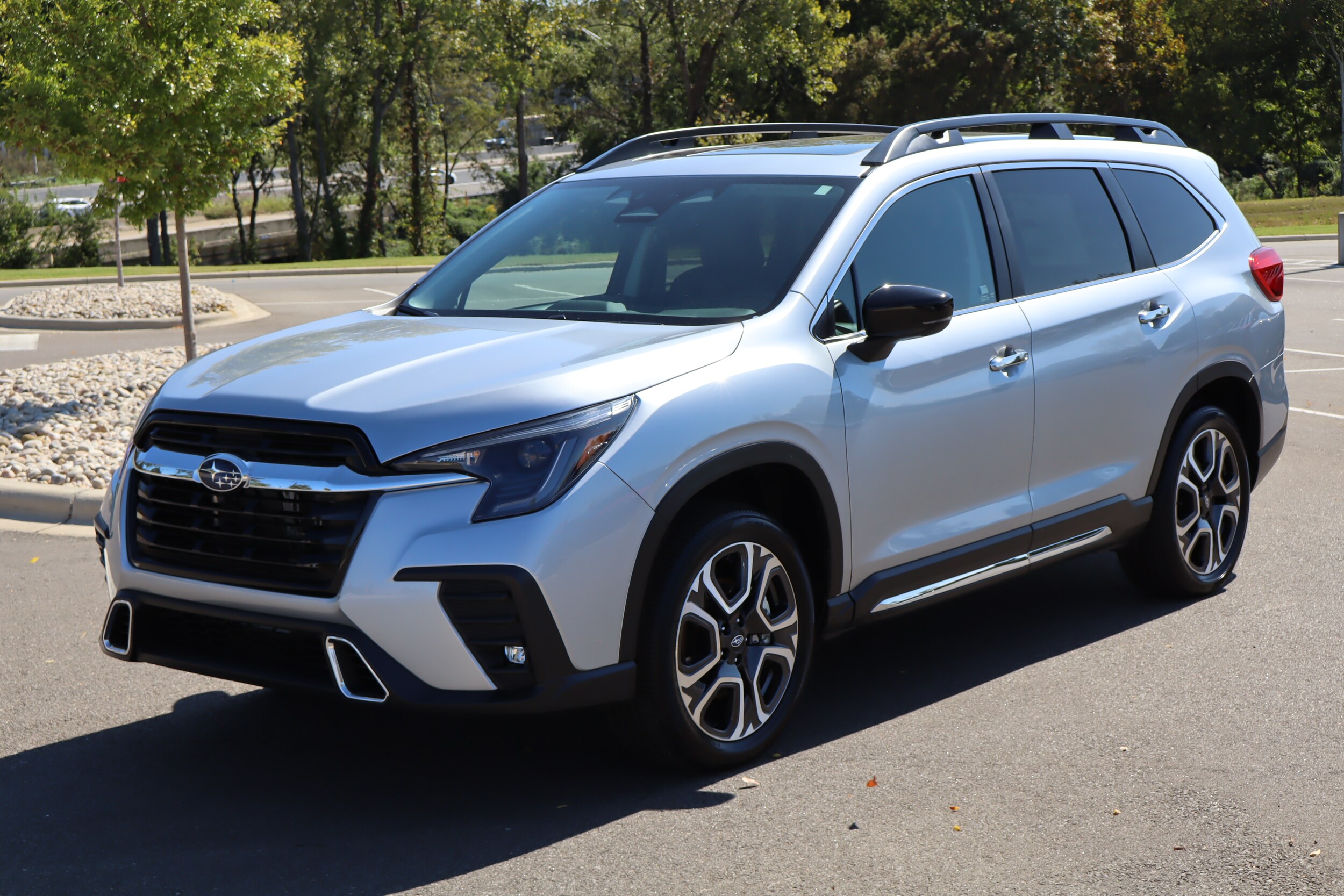 2025 Subaru Ascent Touring photo 2