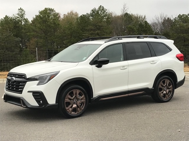 2025 Subaru Ascent Bronze Edition's photo