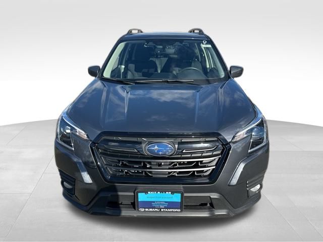 2022 Subaru Forester Premium photo 2