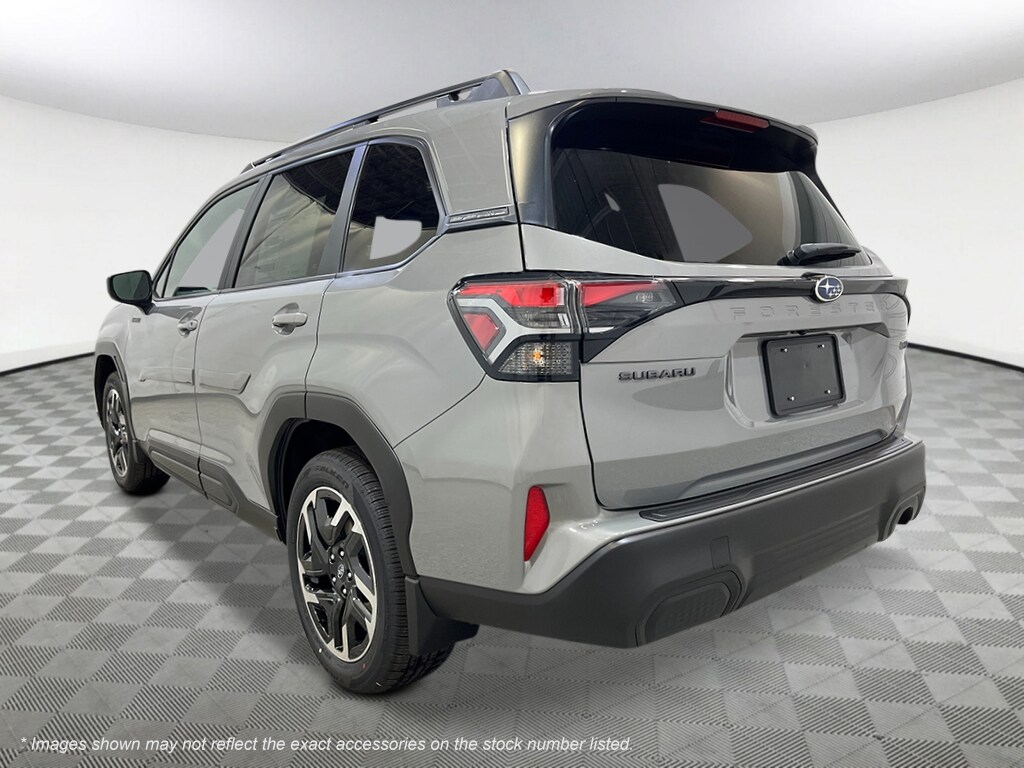 2025 Subaru Forester Premium photo 3