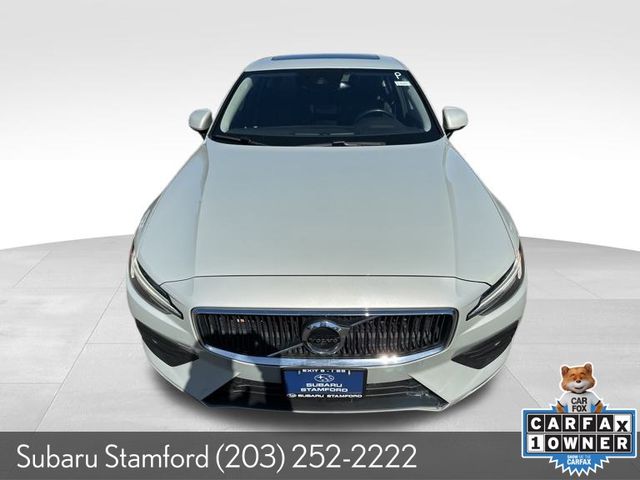 2019 Volvo S60 T6 Momentum photo 2