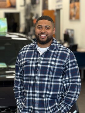 Staff member Edwin Gomez from ee64029351ce