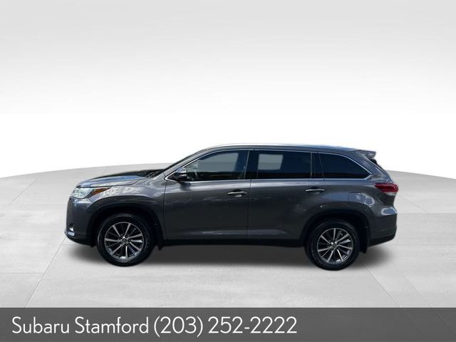 2019 Toyota Highlander XLE photo 2