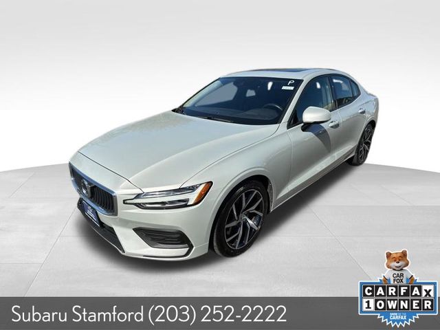 2019 Volvo S60 T6 Momentum photo 3
