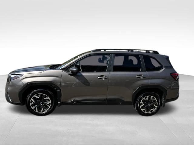 2025 Subaru Forester Premium Base photo 3