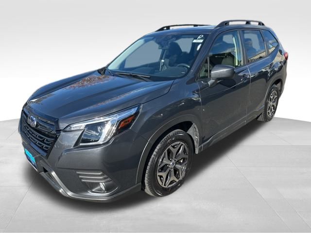 2022 Subaru Forester Premium photo 3