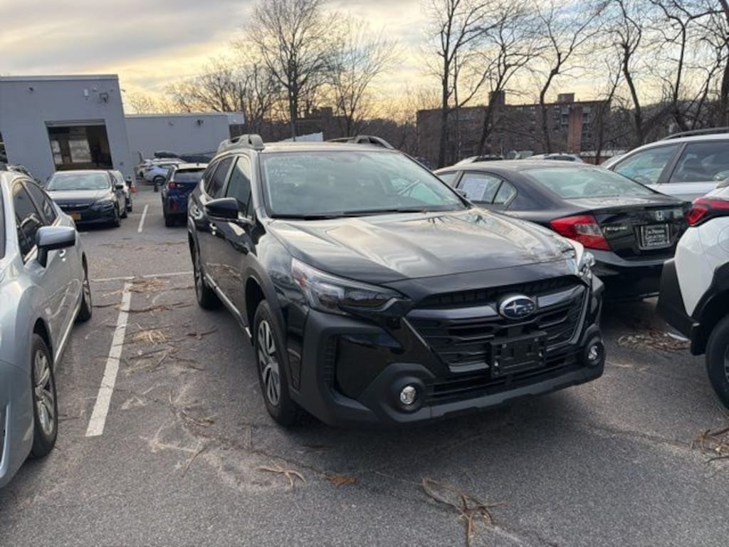 Used 2023 Subaru Outback Premium SUV