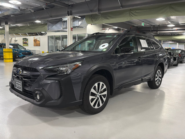 Used 2024 Subaru Outback Premium SUV