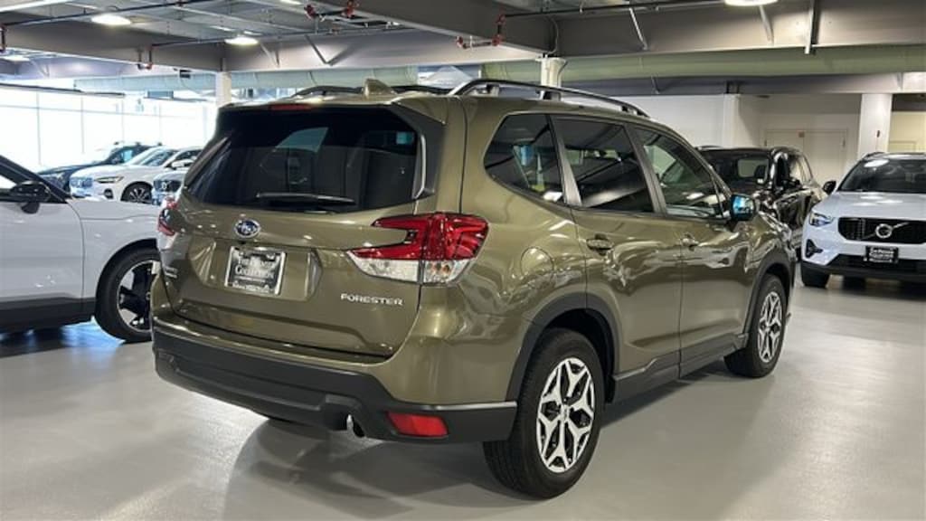 Used 2023 Subaru Forester Premium SUV