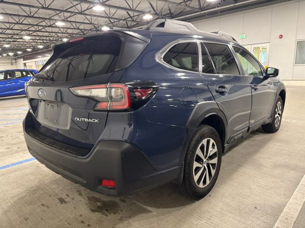 Used 2024 Subaru Outback Premium SUV