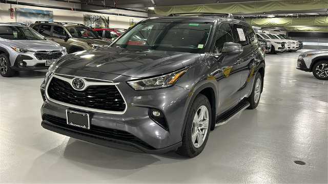 Used 2020 Toyota Highlander LE SUV