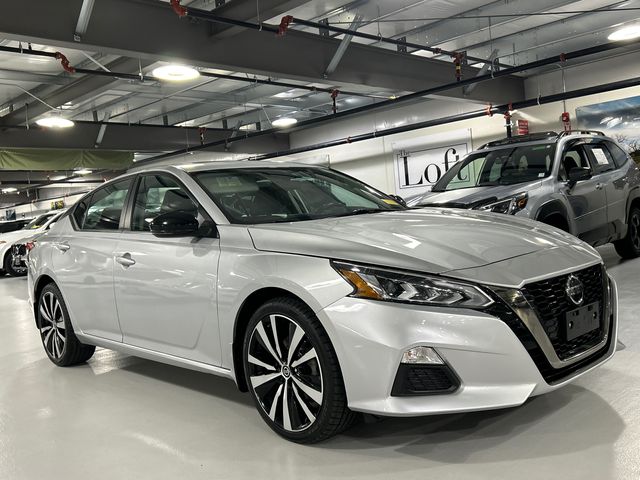 2020 Nissan Altima SR's photo
