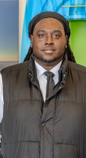 Staff member Leonard Jefferson from ID_e0f4f84d34b7