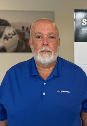 Staff member Tom Cominsky from ID_6ea678289074