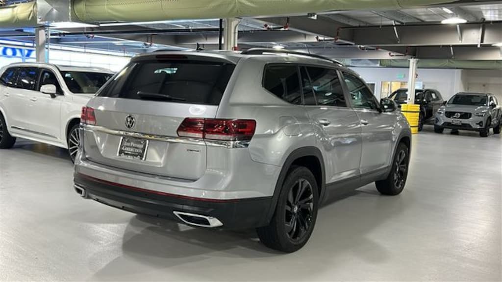 Used 2022 Volkswagen Atlas 2.0T SE w/Technology SUV