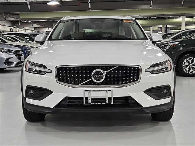 Used 2024 Volvo V60 Cross Country Plus with VIN YV4L12WY8R2141710 for sale in Elmsford, NY