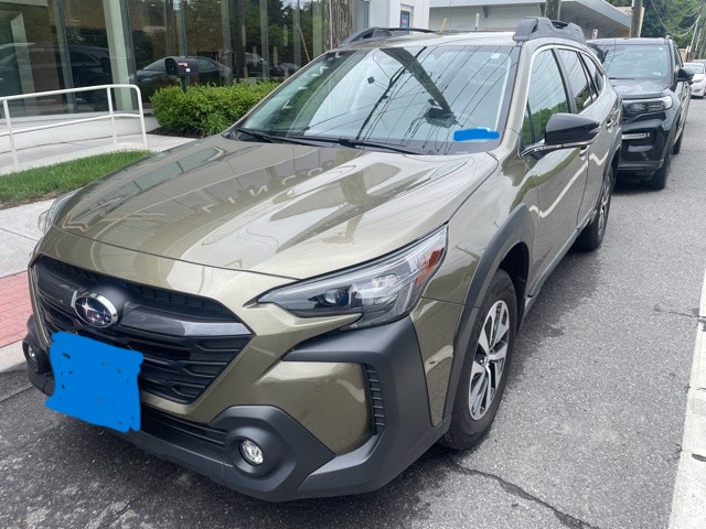 2024 Subaru Outback Premium's photo