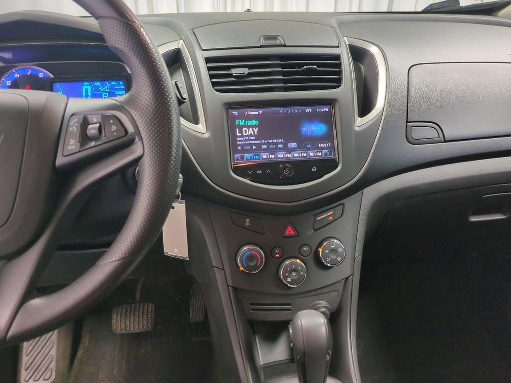 Thumbnail: 2016 Chevrolet Trax - 29