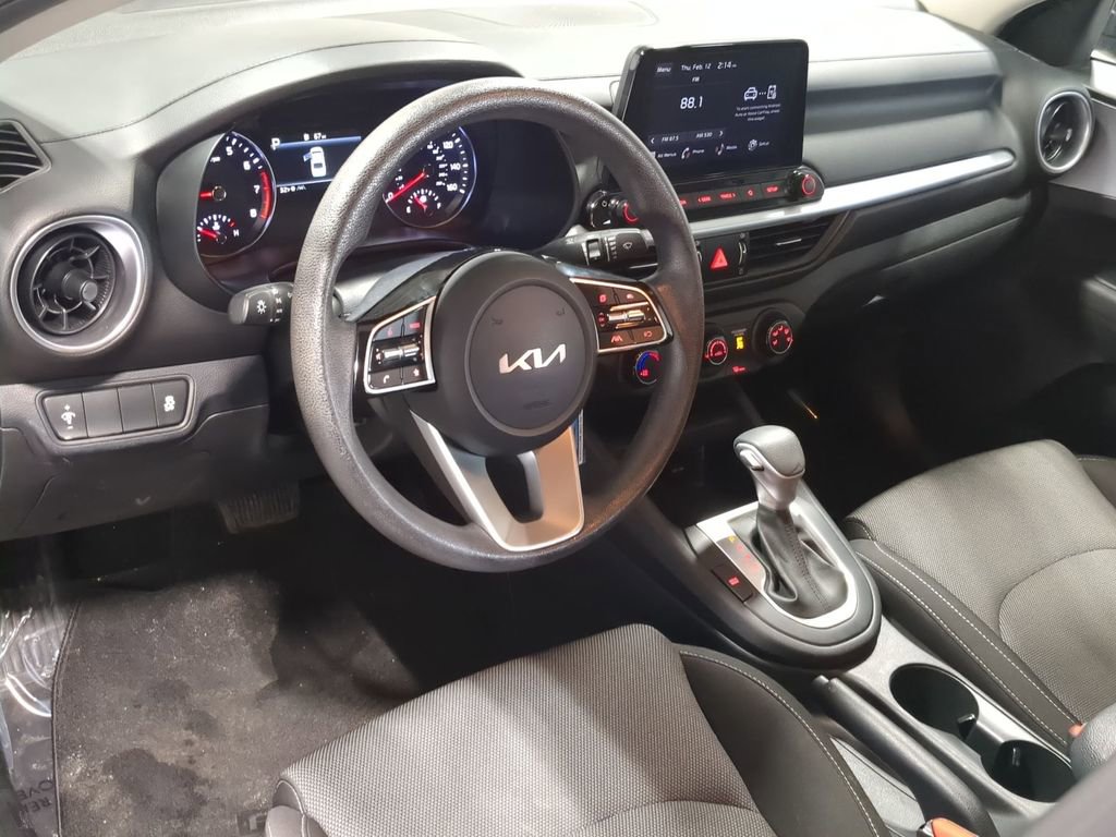 Thumbnail: 2022 Kia Forte - 10