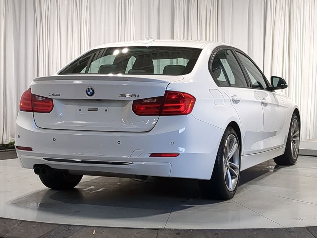 Thumbnail: 2015 BMW 3 Series - 17
