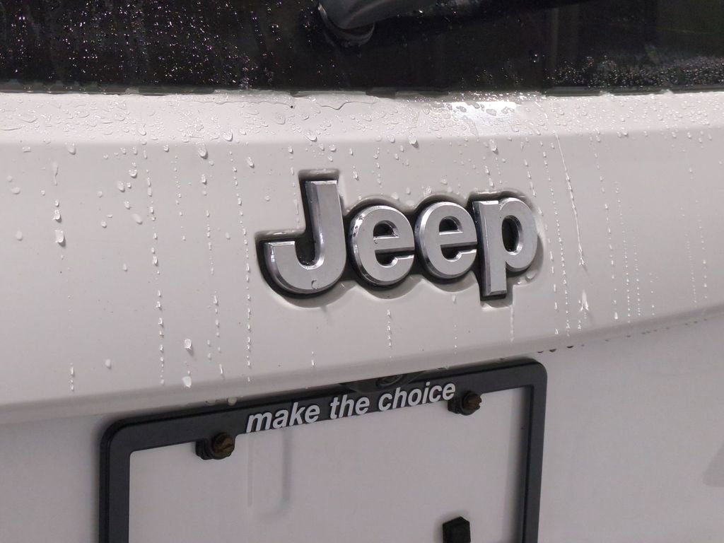 Thumbnail: 2020 Jeep Grand Cherokee - 15