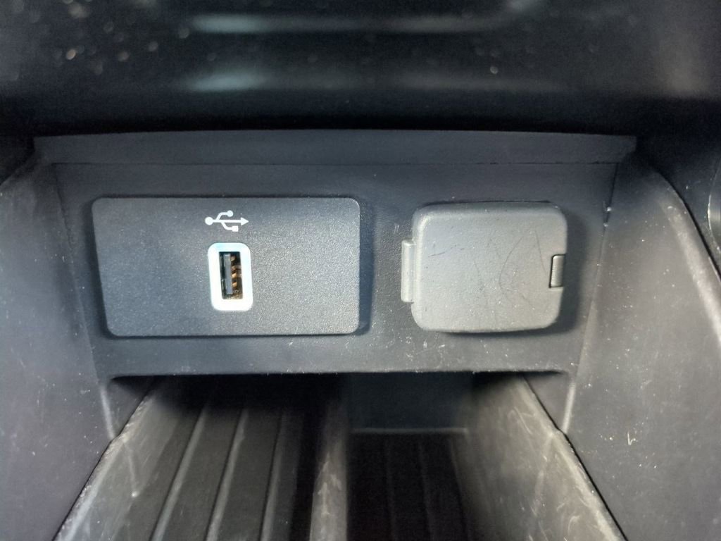 Thumbnail: 2019 Ford Explorer - 28