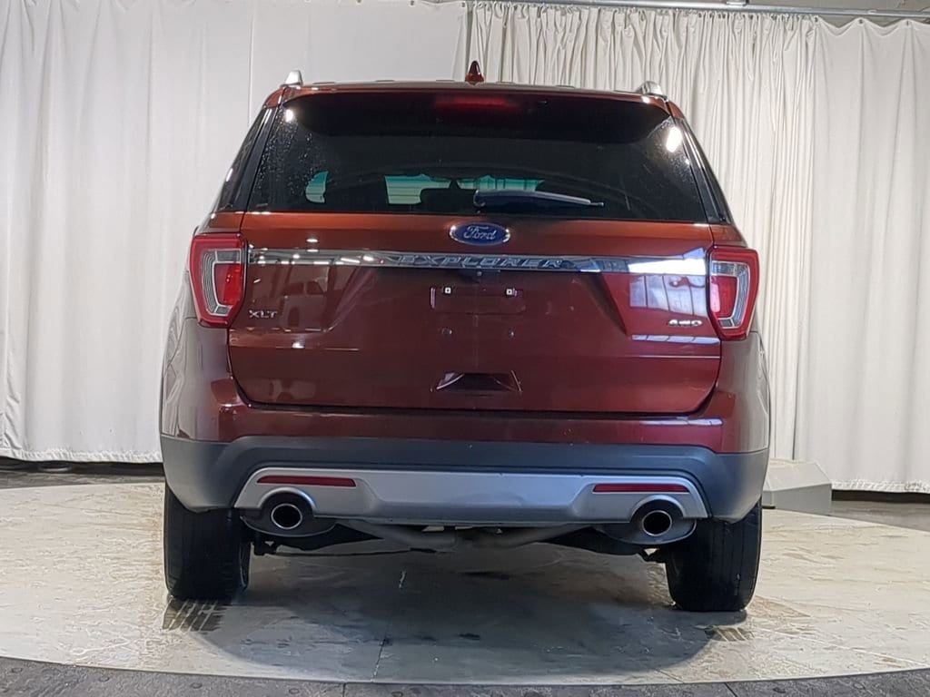 Thumbnail: 2016 Ford Explorer - 16