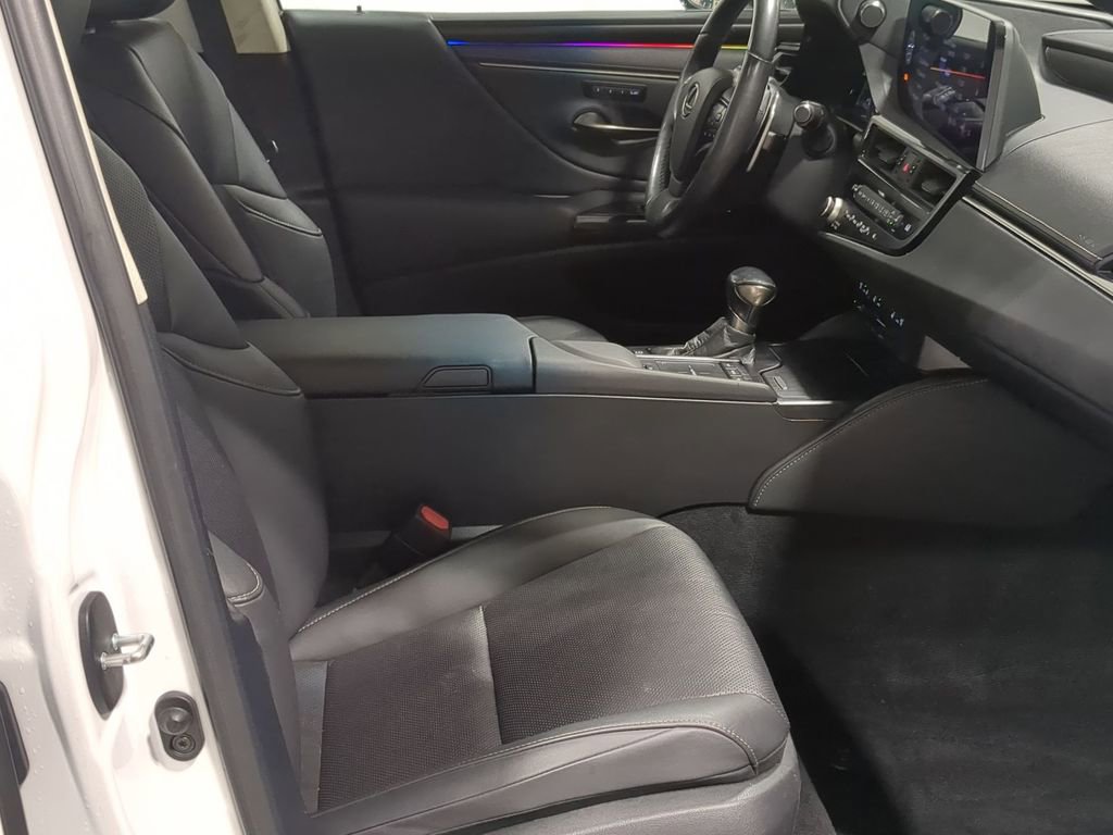 Thumbnail: 2022 Lexus ES - 34