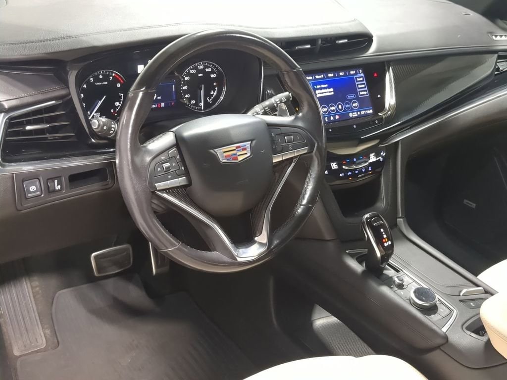 Thumbnail: 2021 Cadillac XT6 - 12