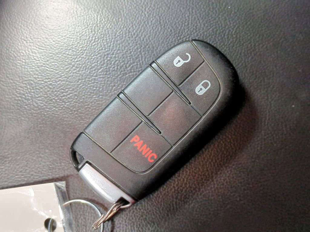 2018 Jeep Grand Cherokee Laredo 34