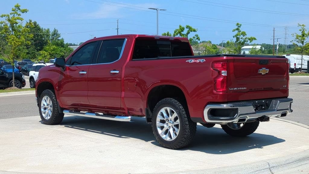 Thumbnail: 2021 Chevrolet Silverado 1500 - 3