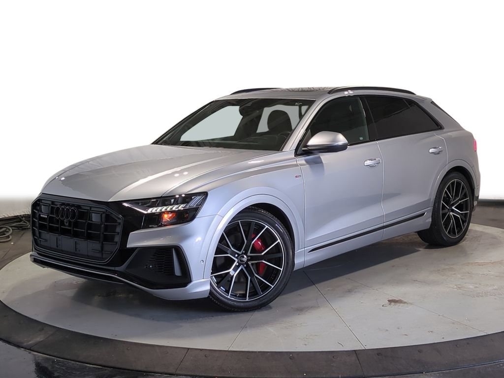 Thumbnail: 2022 Audi Q8 - 1