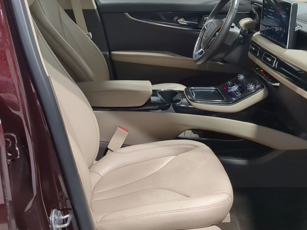 Thumbnail: 2023 Lincoln Nautilus - 28