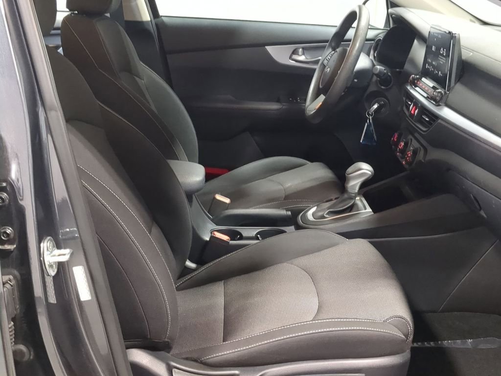 Thumbnail: 2022 Kia Forte - 28